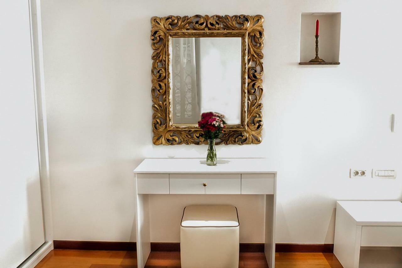 Old Square Studio Apartment Split Exterior photo
